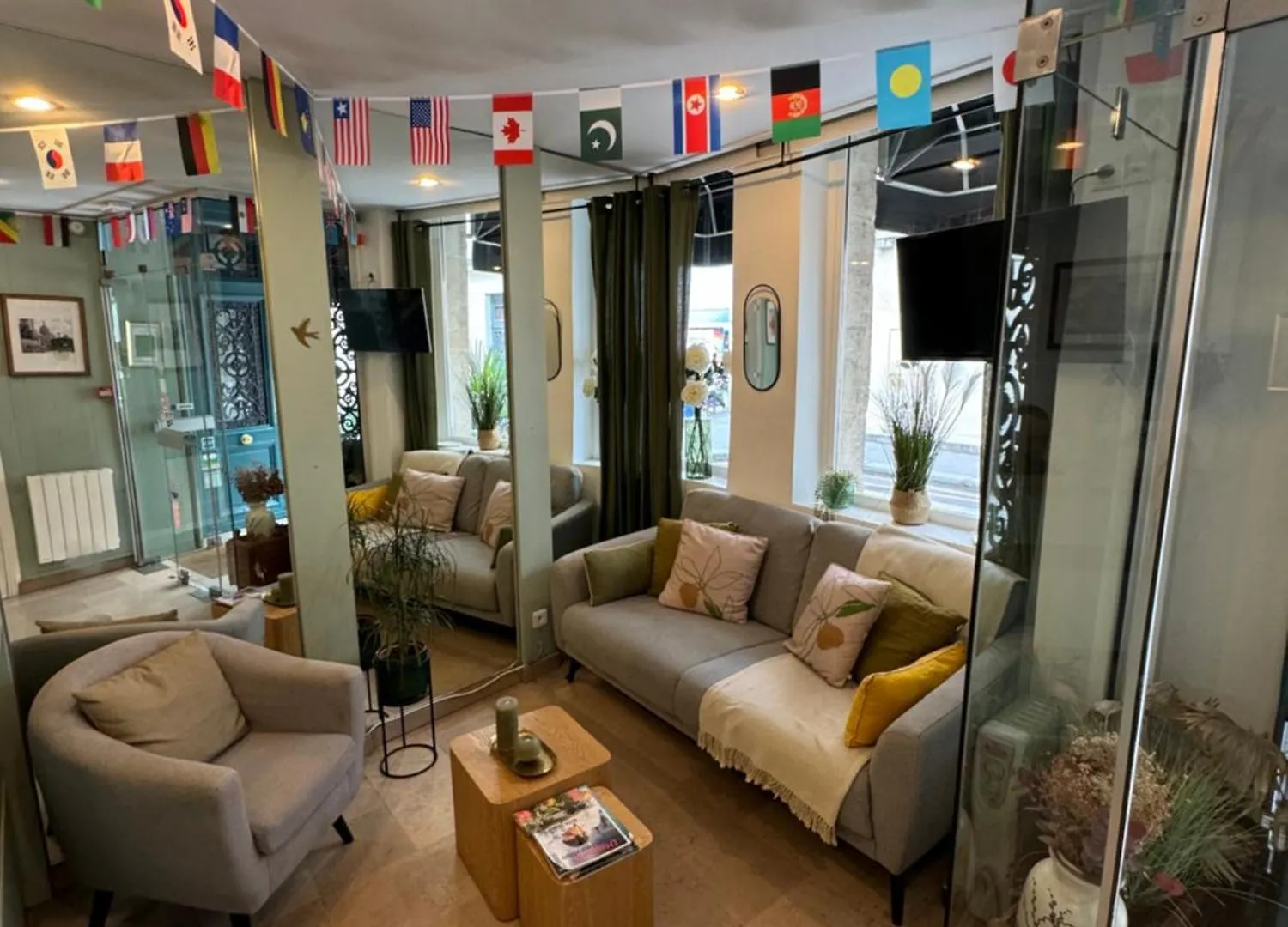 **  Hotel Flor Rivoli París Francia